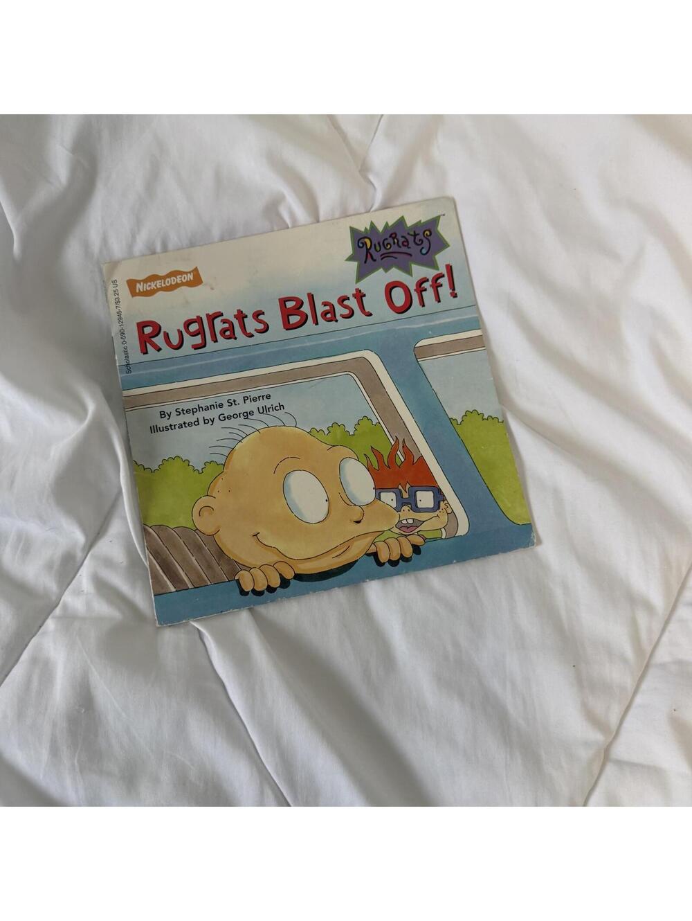 vintage 1997 "Rugrats Blast Off!" nickelodeon kids book